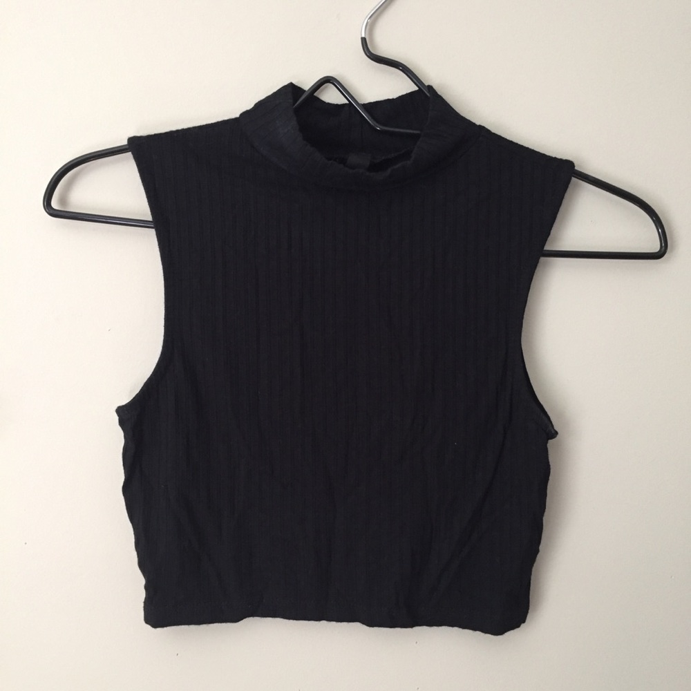 Black cropped turtleneck